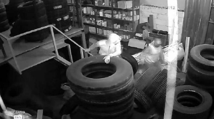 Ey&uuml;p'te Aynı Işyeri 10 Dakika Arayla Ikinci Kez Soyuldu