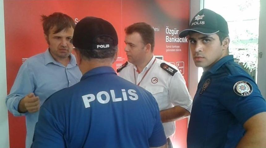 Telefonla Aradığı Kişi Dolandırıcı &Ccedil;ıkınca Tuzağa D&uuml;şt&uuml;