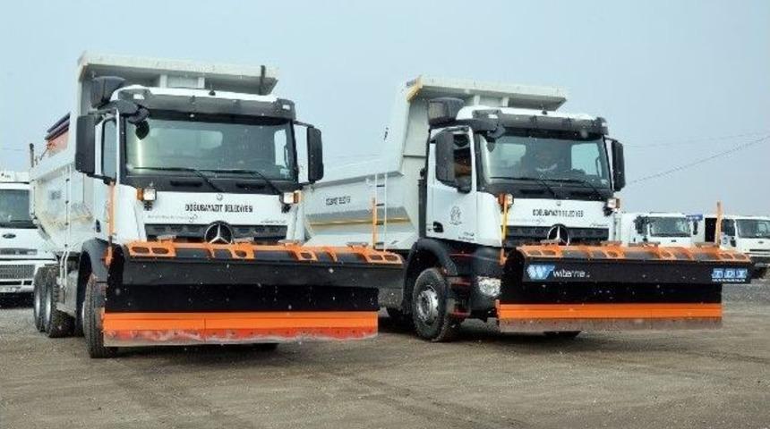 Doğubayazıt&rsquo;ta Karla M&uuml;cadele İ&ccedil;in Ara&ccedil;lar Alındı