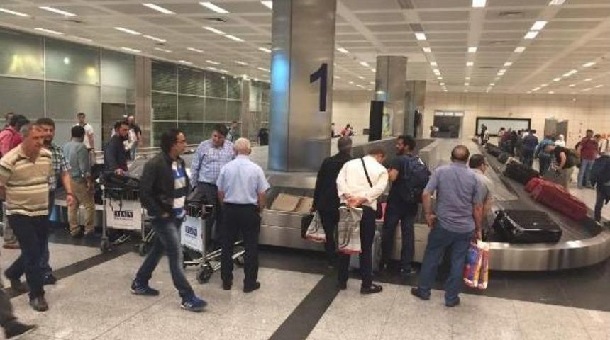 T&uuml;rk Iş&ccedil;iler Tahliye Ediliyor