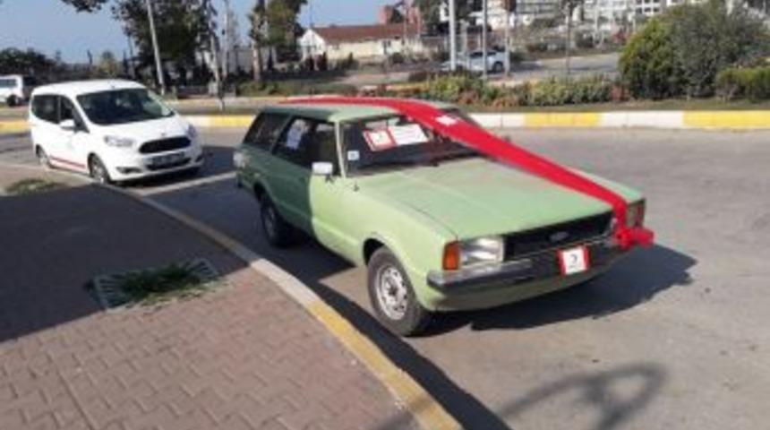 Emine Teyzenin Bağışladığı Otomobil Kızılay Yararına Satılacak