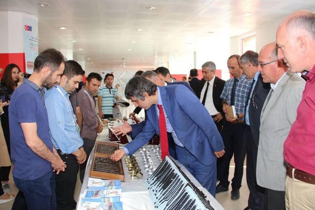 Oltu Eğitim G&ouml;n&uuml;ll&uuml;leri Derneği Sergi A&ccedil;tı