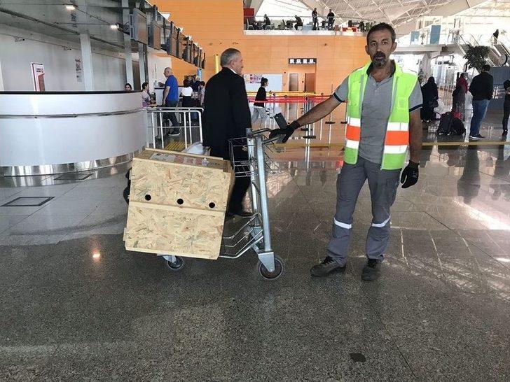 Tedavileri Tamamlanan Yavru Ayılar Uçakla Bursa’ya Gönderildi G4