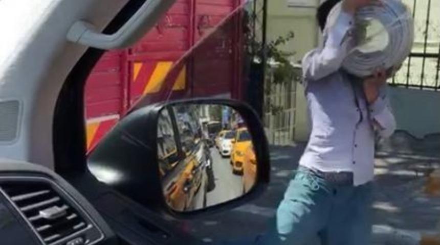 (özel) Seyir Halindeki Kamyonette Yaşanan Hırsızlık Kamerada