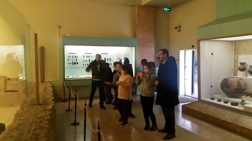 &Ouml;ğrencilere Anlamlı Karne Hediyesi