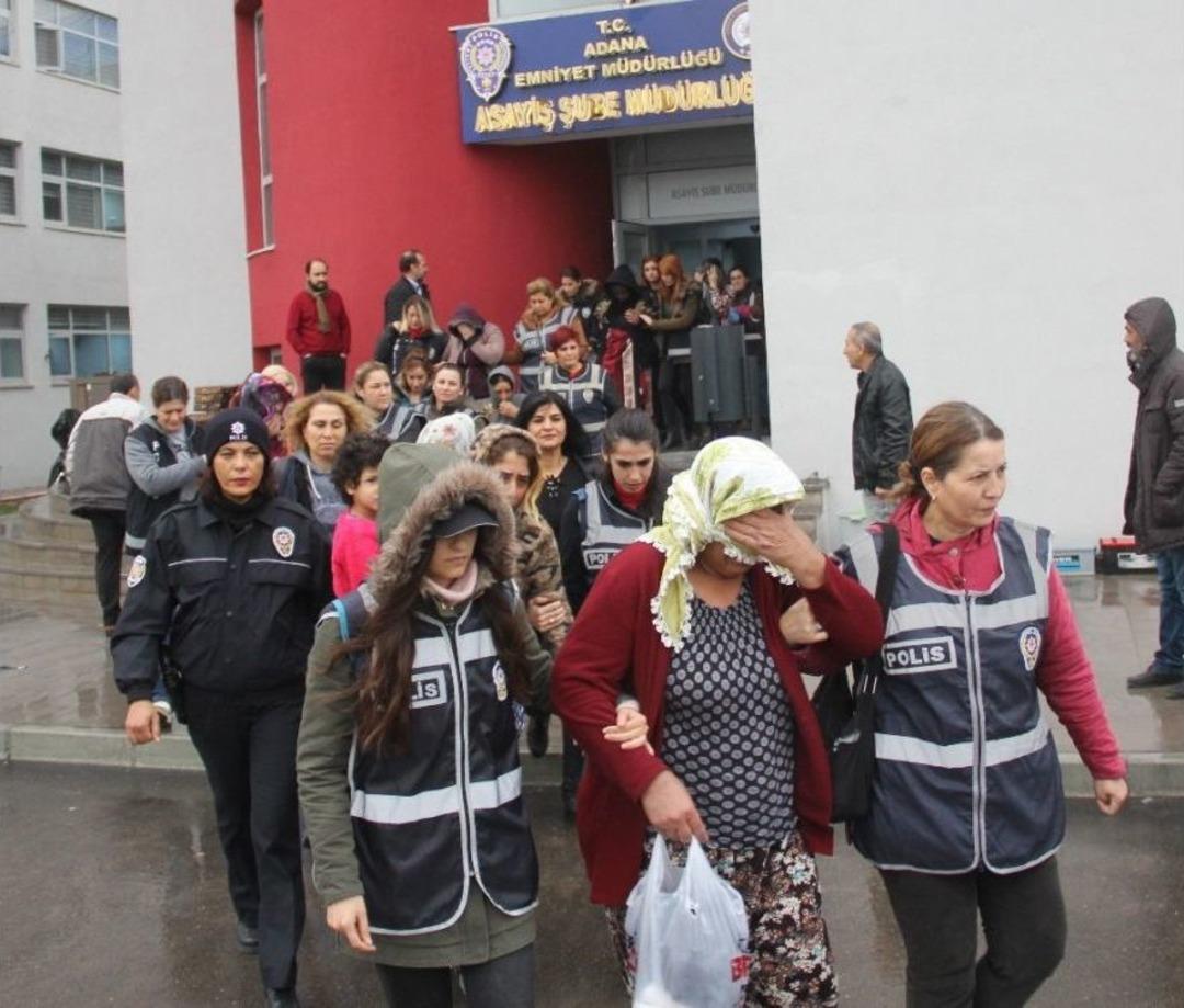 Katalog "conolar", "fuhuş Vaadiyle" 100 Kişiyi Gasp Etti