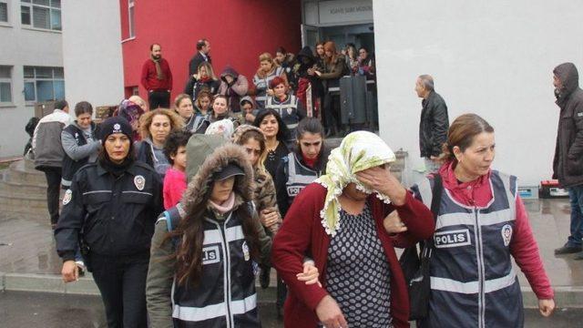 Katalog conolar, fuhuş Vaadiyle 100 Kişiyi Gasp Etti