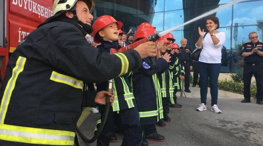 Minik Mucitler İtfaiyeci Oldu