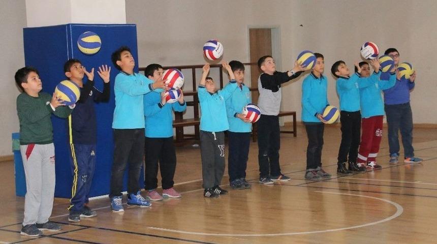 Antalya&rsquo;da &ldquo;sporla Buluşturuyoruz&rdquo; Projesi