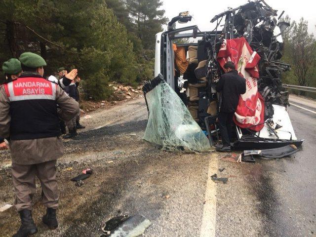 Muğla’da Otobüs Kazası: 17 Yaralı