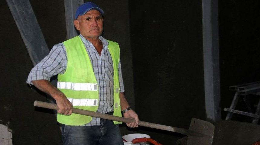 Kıbrıs Gazisi 45 Yıldır İnşaatlarda &Ccedil;alışarak 5 &Ccedil;ocuk B&uuml;y&uuml;tt&uuml;