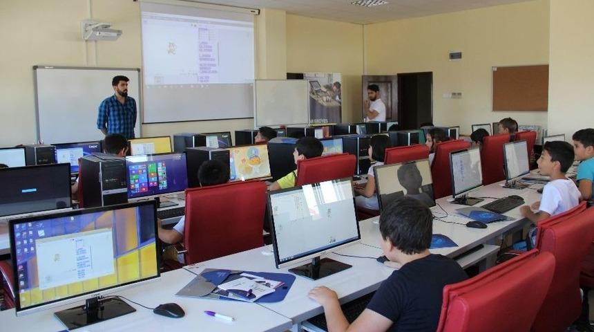 Lab Erciyes Çocuk Atölyesinde Çocuklar Eğlenirken Öğrendi