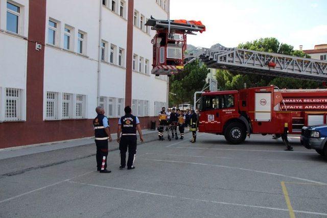 Yangın Tüpünü Kullanmadan Önce Bir Defa Ters Çevirin