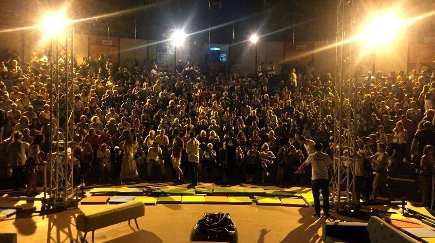 Kadık&ouml;y&rsquo;de Tiyatro Festivali&rsquo;ne Yoğun İlgi