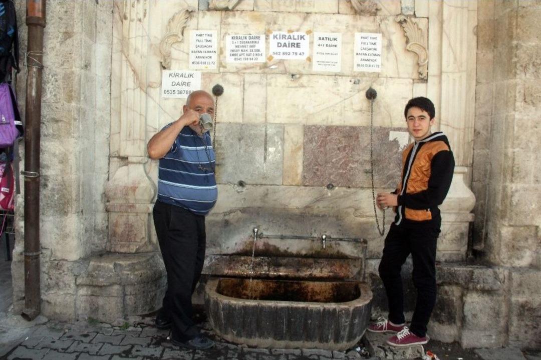 180 Yıldır Durmadan Akıyor