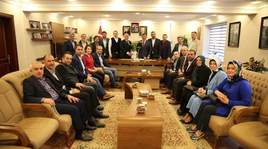 Başkan Karabacak Ak Parti İl&ccedil;e Y&ouml;netimini Ağırladı