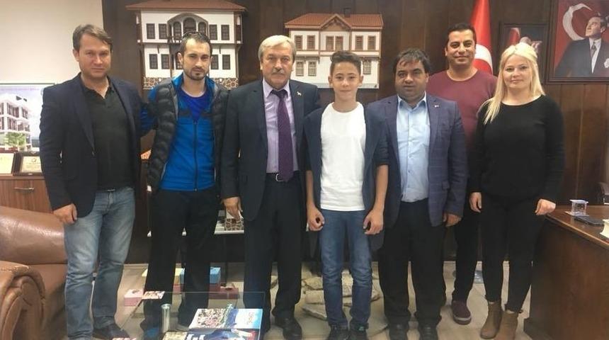 1308 Osmaneli Belediyespor&rsquo;dan Sakaryaspor Ve Bursaspor&rsquo;a Transfer