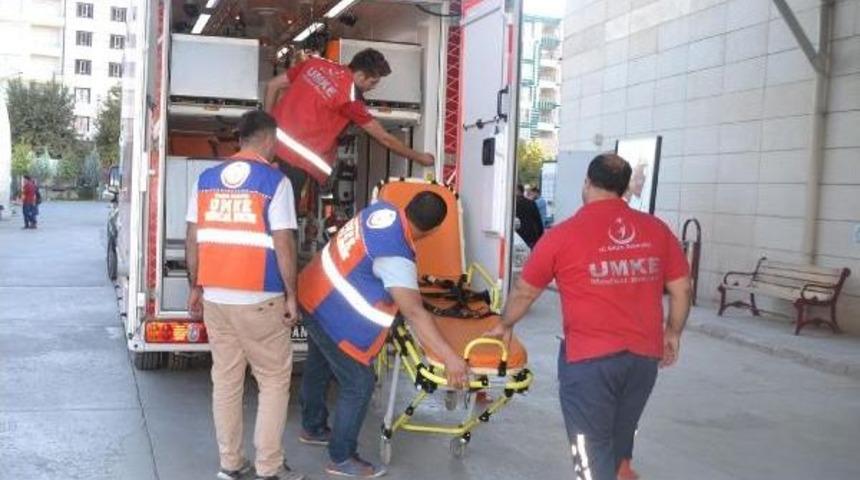 Eruh'ta 25 &Ouml;ğrenci Yemekten Zehirlendi