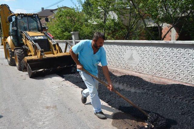 Kartepe’de Asfalt Çalışmaları Sürüyor