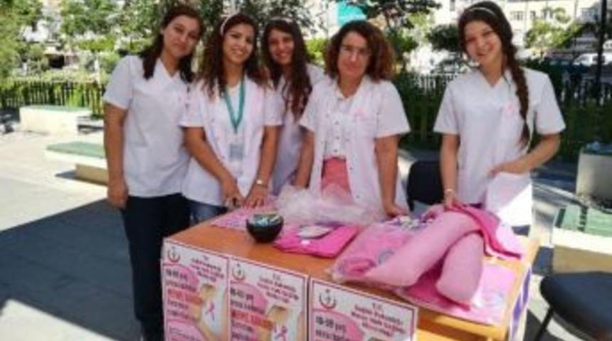 İskenderun&rsquo;da Meme Kanserine Dikkat &Ccedil;ektiler