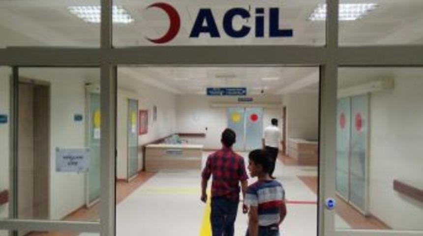 Eruh&rsquo;ta 25 &Ouml;ğrenci Zehirlenme Ş&uuml;phesiyle Hastaneye Kaldırıldı