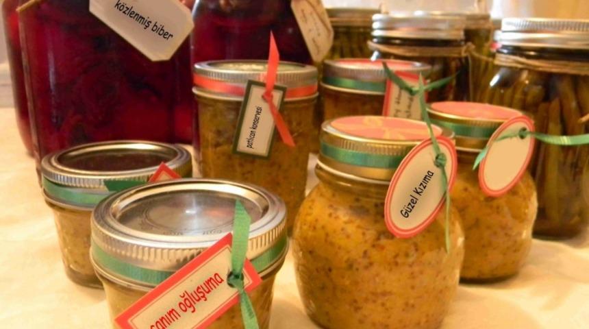 Uzaktaki Evladını Sağlıklı Beslemek İsteyen Anneler İçin 8 Pratik Konserve Tarifi