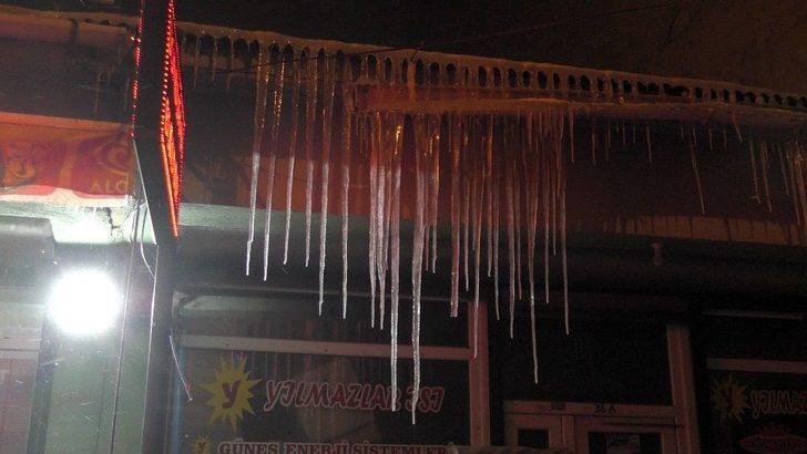 Soğuk Hava Bina Kilitlerini Dondurdu G1