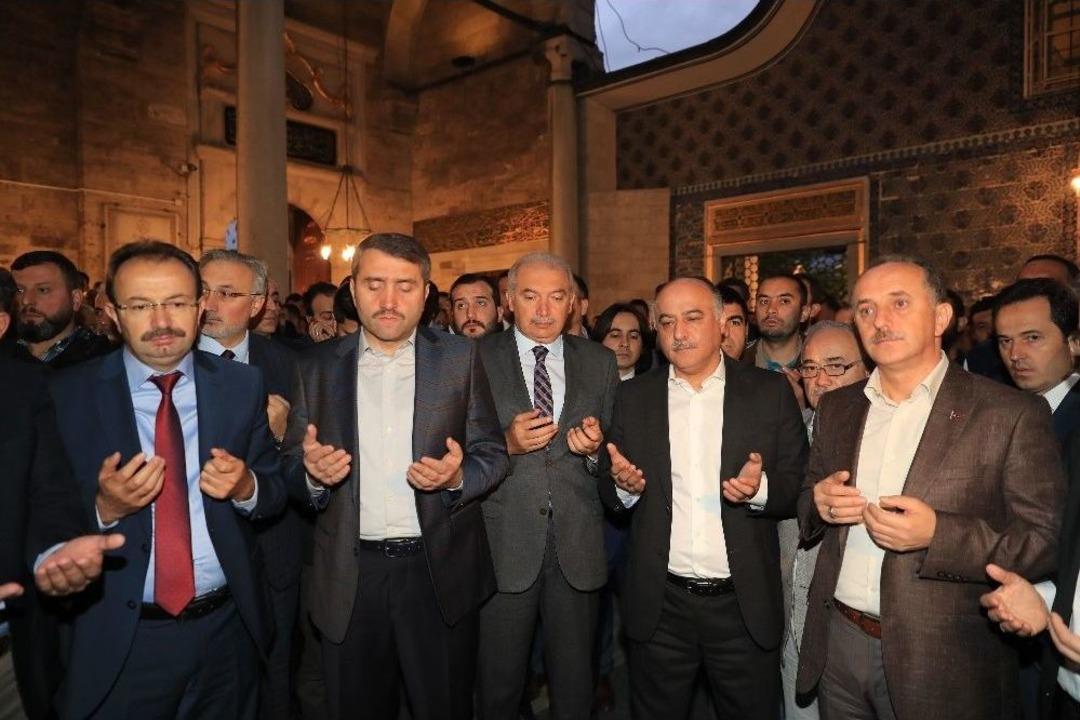 İbb Başkanı Mevl&uuml;t Uysal&rsquo;ın İlk G&uuml;n Mesaisi Başladı