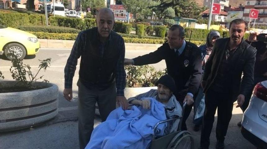 Hasta Ve Engelli Vatandaşı 2 Saat Ara&ccedil;ta Beklettiler İddiası