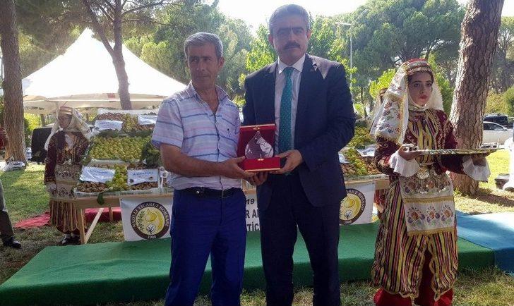 Sezonun İlk Organik Kuru İncirini Kilosu 100 Tl’den Vali Köşger Satın Aldı G2