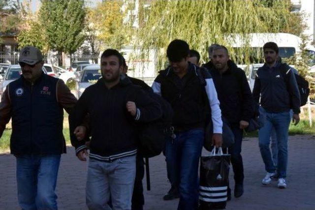 Sivas Merkezli Fetö Operasyonunda 5 Asker Tutuklandı