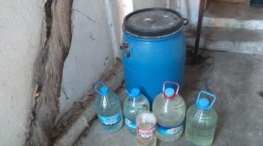 380 Litre Ka&ccedil;ak Rakı Ele Ge&ccedil;irildi