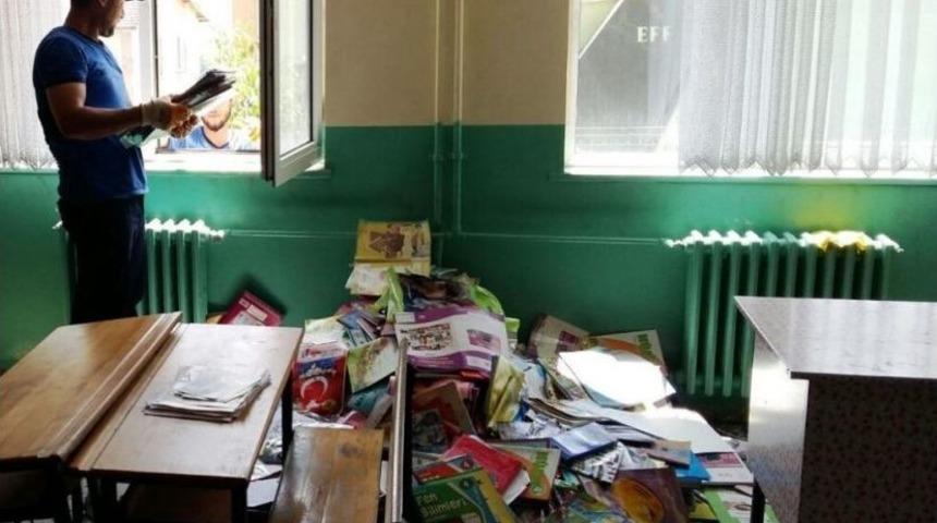 İzmit&rsquo;te Okullardan 90 Ton Eski Kitap Toplandı