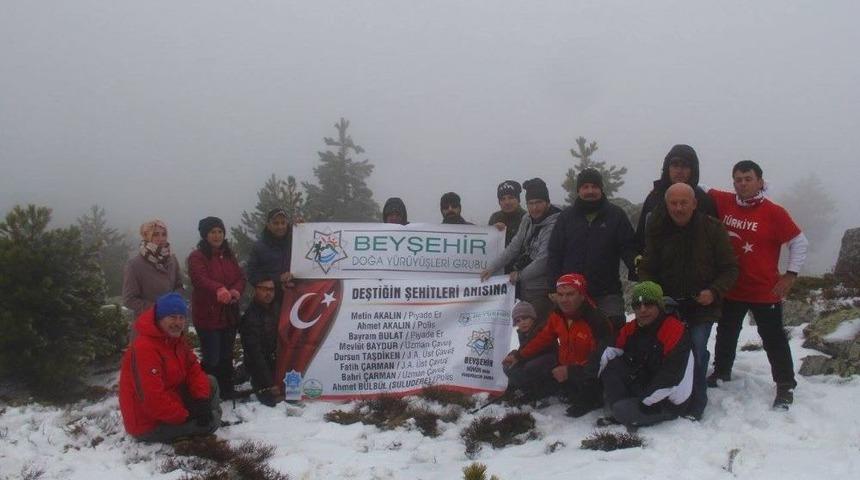 Beyşehirli Doğaseverler Şehitler İ&ccedil;in Kafa Dağına Tırmandı