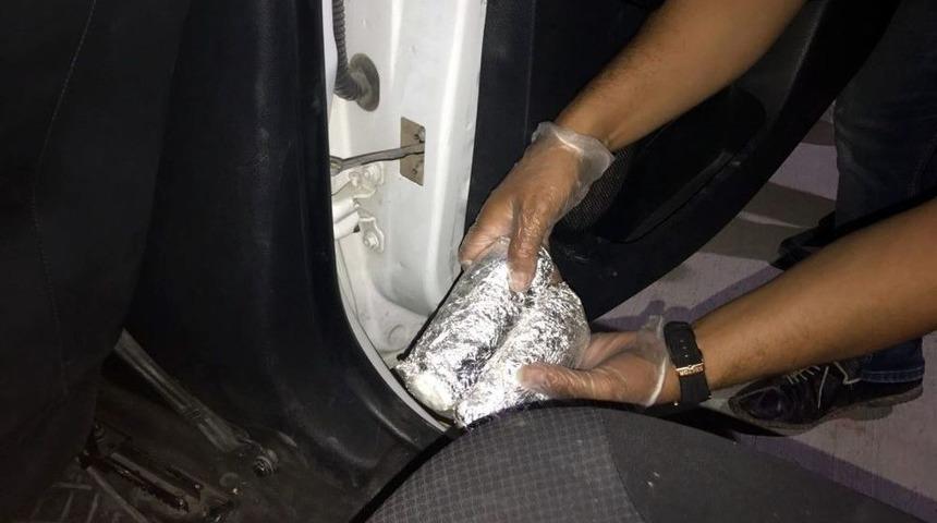 Durdurulan Ara&ccedil;tan 2 Kilo 300 Gram Metamfetamin &Ccedil;ıktı