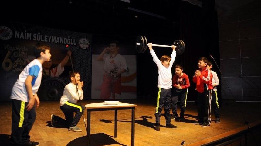 Antalya&rsquo;da Naim S&uuml;leymanoğlu Anıldı