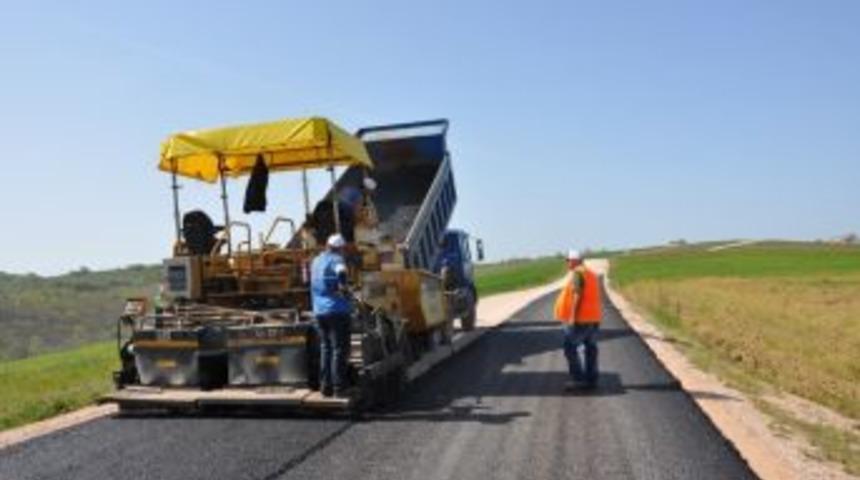 Karam&uuml;rsel K&ouml;y Yolları Yenileniyor