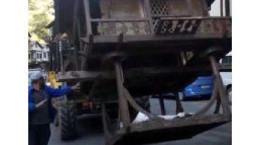 Ahşap Serenderi İş Makinası İle Taşıdılar