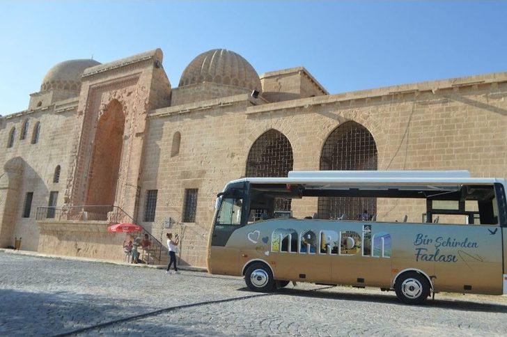 Kayyum Başkandan Turistlere Ücretsiz Özel Gezi Otobüsü Sürprizi G1