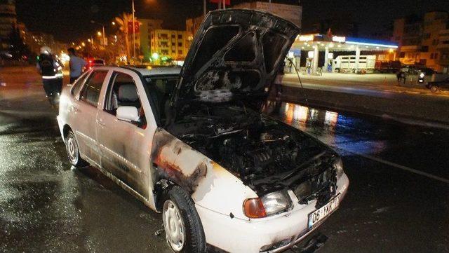 Anamur’da Seyir Halindeki Otomobil Alev Alev Yandı