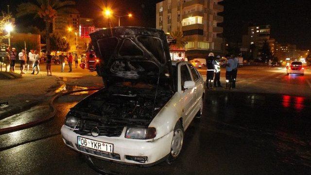 Anamur’da Seyir Halindeki Otomobil Alev Alev Yandı