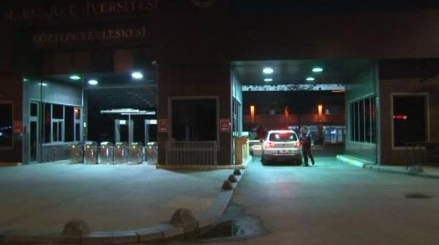 Kız Arkadaşının Okuduğu &Uuml;niversiteye Giremedi: İki G&uuml;venlik&ccedil;i Yaralı
