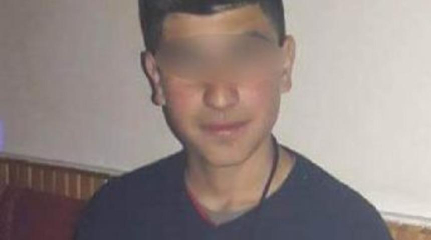 20 Otomobildeki Hırsızlığın Ş&uuml;phelisi 15 Yaşındaki &Ccedil;ocuk &Ccedil;ıktı