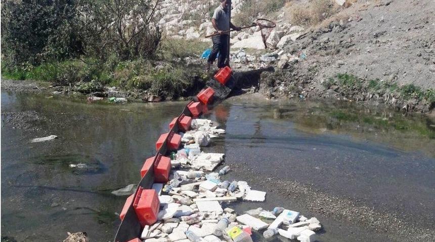 Van B&uuml;y&uuml;kşehir Belediyesi&rsquo;nden Van G&ouml;l&uuml;&rsquo;ne Akan Derelere Bariyerli &Ouml;nlem