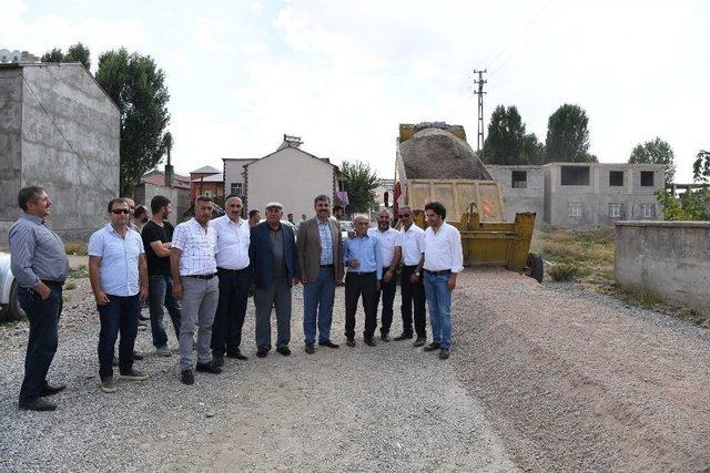 Sütlüce Mahallesi’nde 8 Kilometrelik Sathi Asfalt Kaplama Çalışması