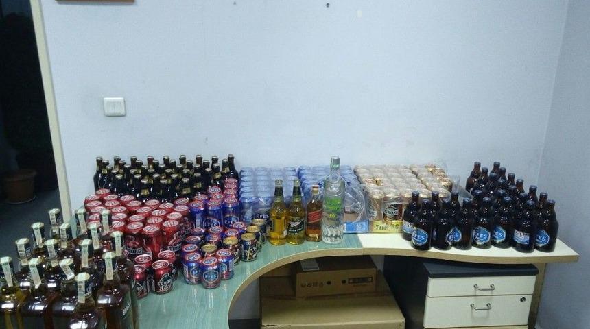 Ara&ccedil; Bagajında Alkol Satışına Polis Baskını