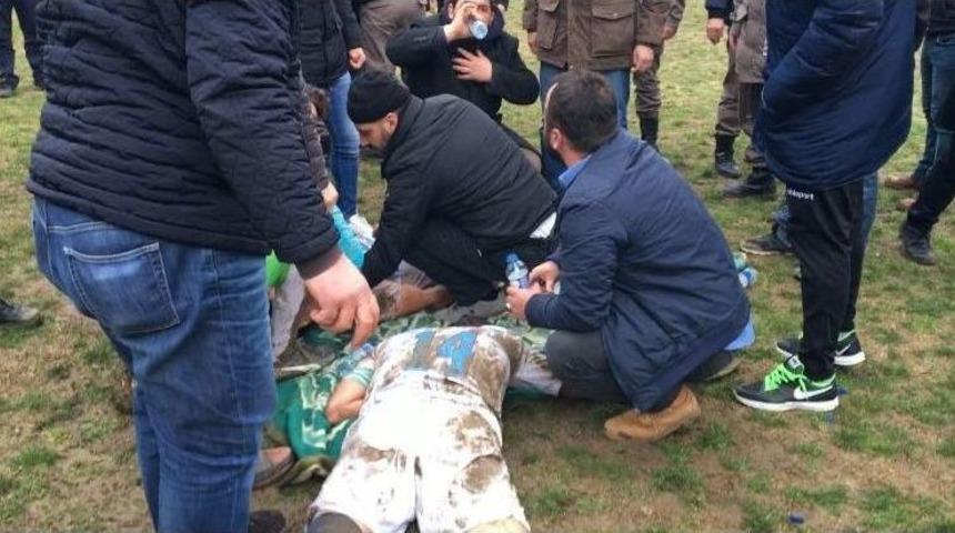 Boks Ringine D&ouml;nen Yeşil Sahada 2 Futbolcu Hastanelik Oldu