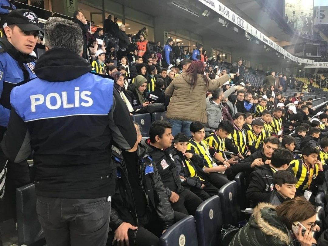 Vanlı &Ouml;ğrencilerin İstanbul Ve &Ccedil;anakkale Gezisi