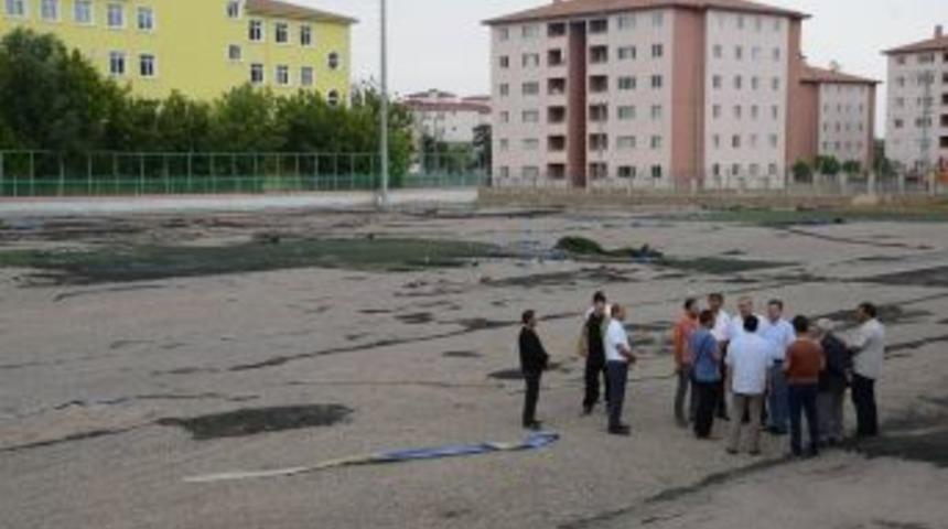 Kışla Semt Sahası Yenileniyor