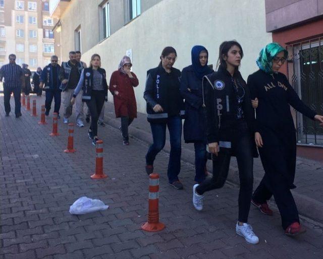 Fetö’den Gözaltına Alınan 5 Kişi Adliyeye Sevk Edildi